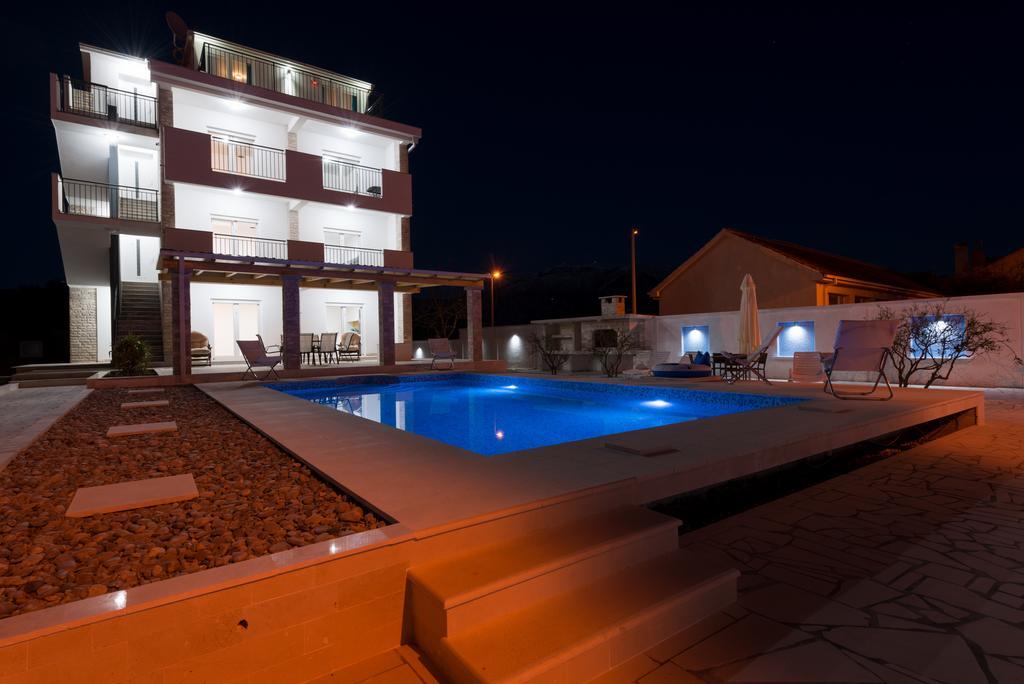 Villa Sandy Apartments ティヴァト エクステリア 写真